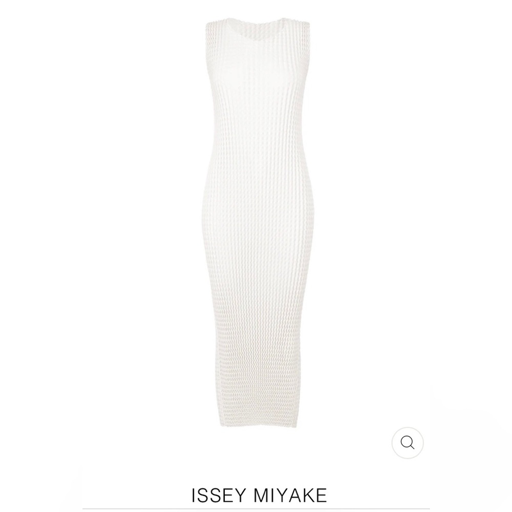 Spongy dress by Issey Miyake